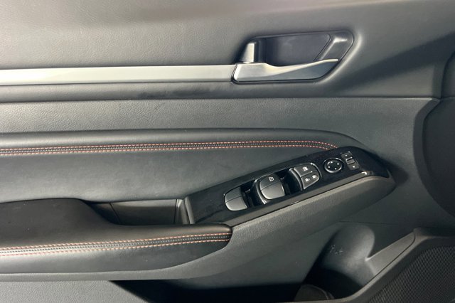2023 Nissan Altima 2.5 SR Image 23 of 28