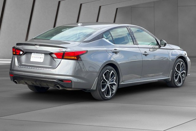 2023 Nissan Altima 2.5 SR Image 6 of 28
