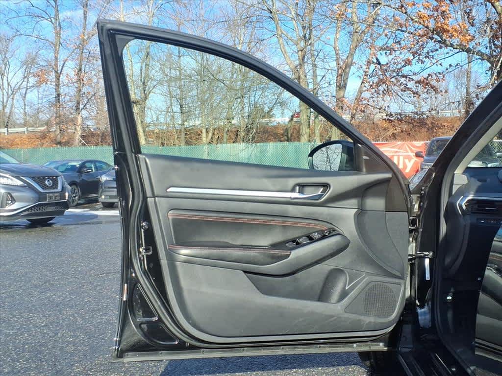 2023 Nissan Altima 2.5 SR Image 21 of 25