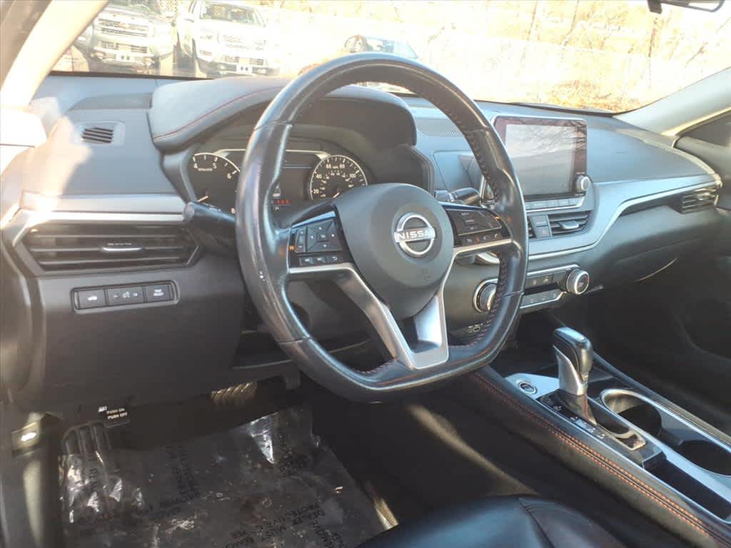 2023 Nissan Altima 2.5 SR Image 13 of 25