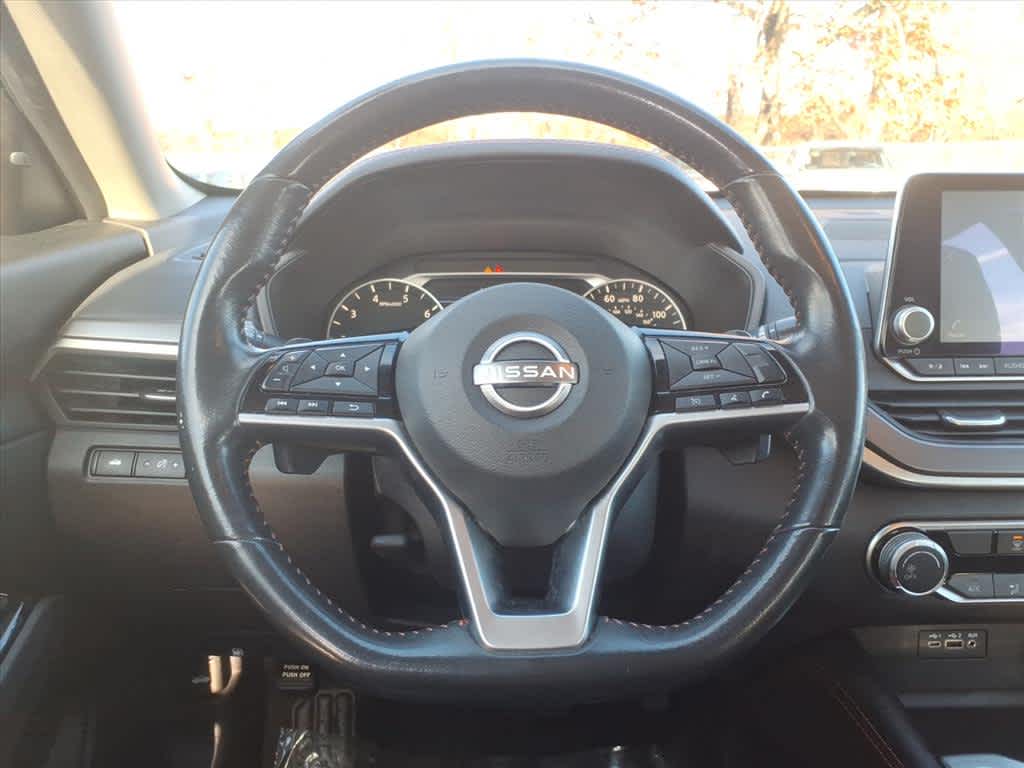 2023 Nissan Altima 2.5 SR Image 14 of 25