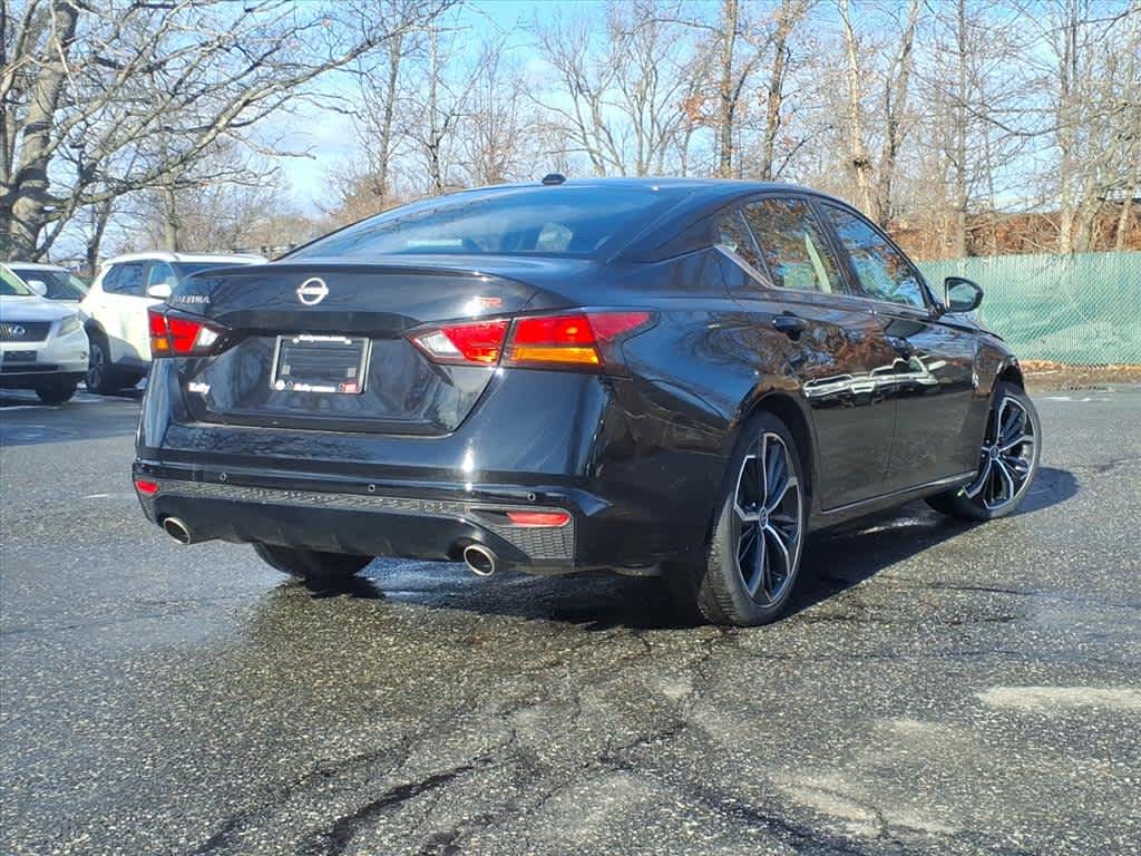 2023 Nissan Altima 2.5 SR Image 5 of 25