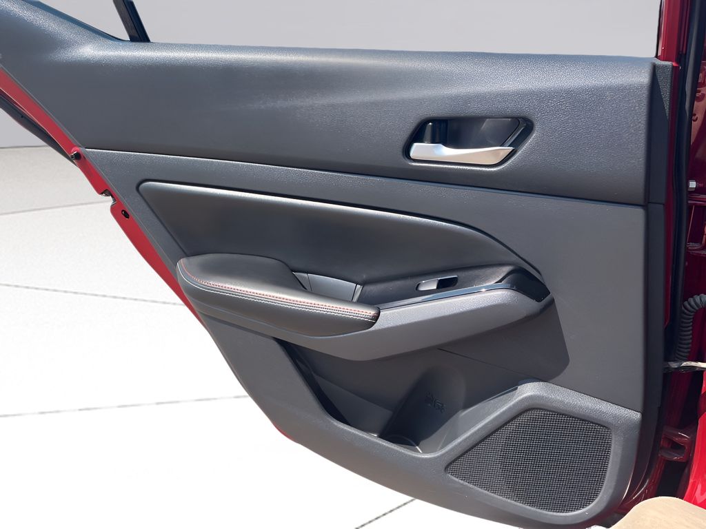 2023 Nissan Altima 2.5 SR Image 29 of 40