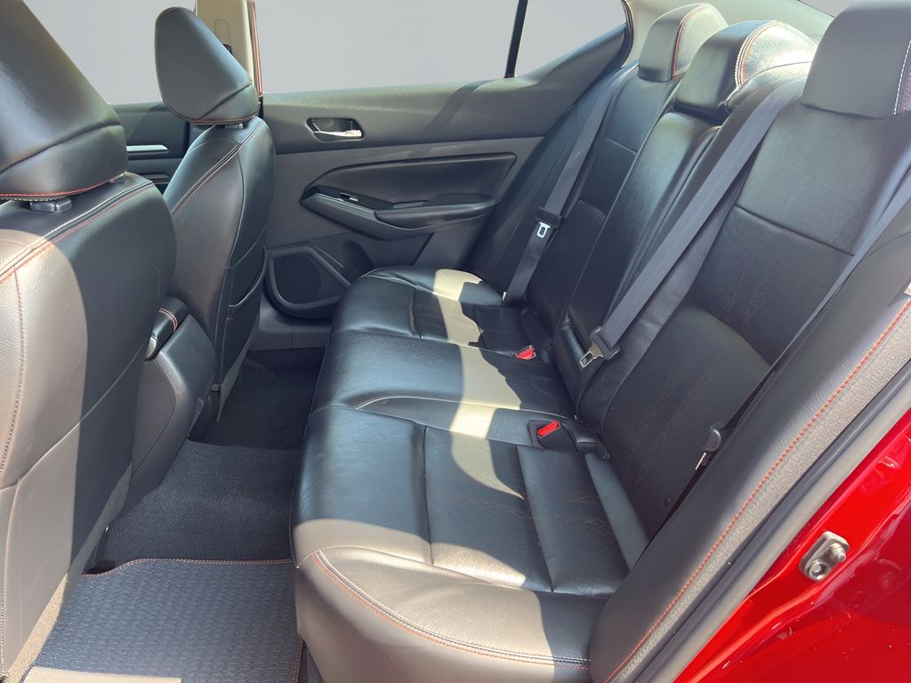 2023 Nissan Altima 2.5 SR Image 16 of 40