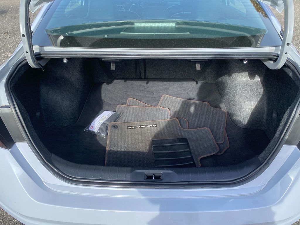 2023 Nissan Altima 2.5 SR Image 11 of 30