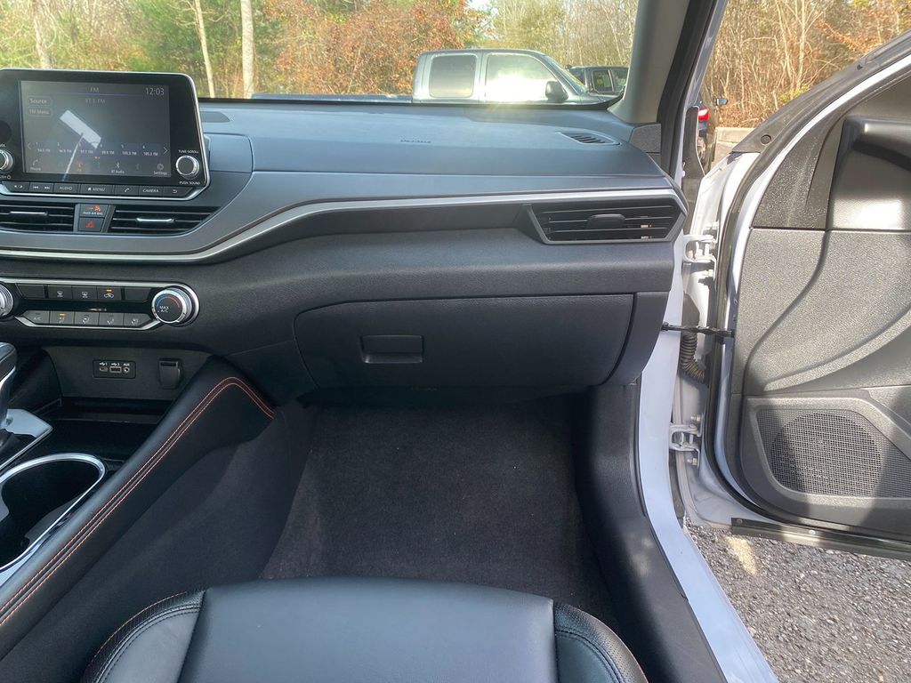 2023 Nissan Altima 2.5 SR Image 28 of 30