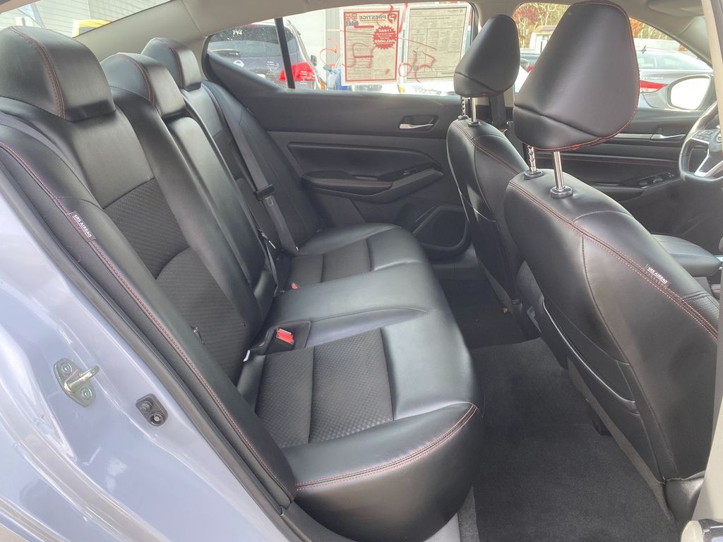 2023 Nissan Altima 2.5 SR Image 13 of 30