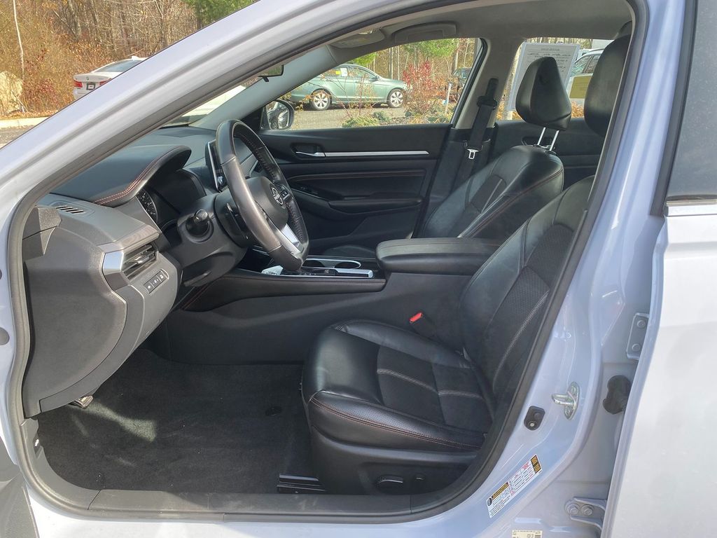 2023 Nissan Altima 2.5 SR Image 25 of 30