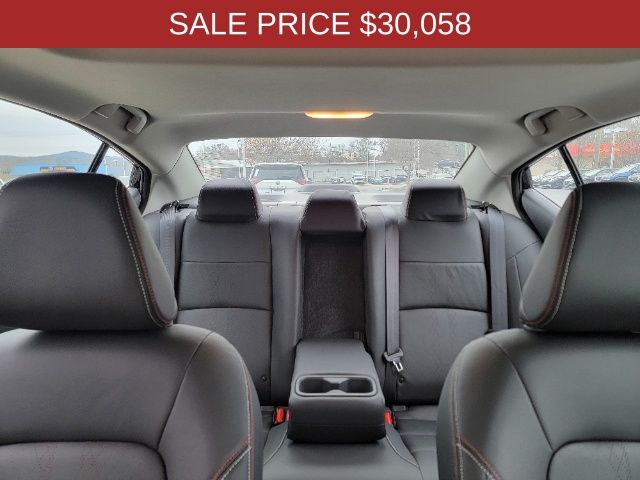 Vehicle image 21 of 23