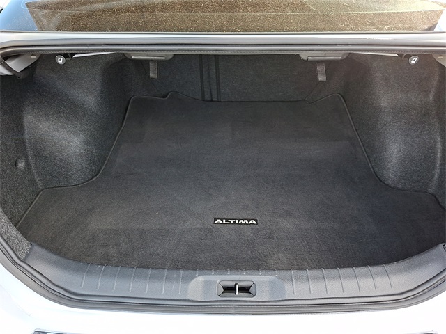 2023 Nissan Altima 2.5 SR Image 9 of 30