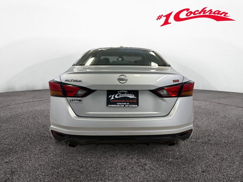 2023 Nissan Altima 2.5 SR Image 7 of 40