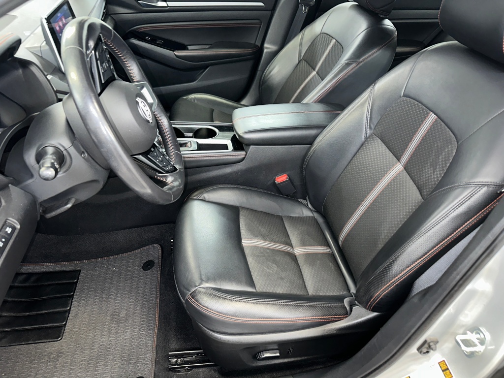 2023 Nissan Altima 2.5 SR Image 15 of 40