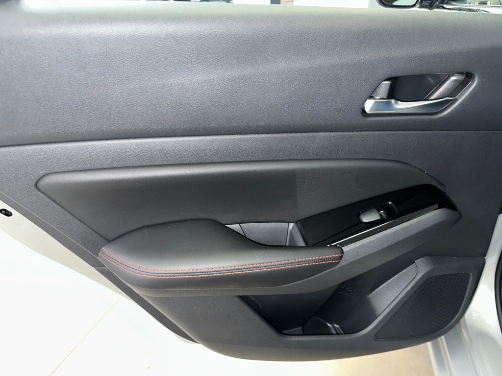 2023 Nissan Altima 2.5 SR Image 26 of 40