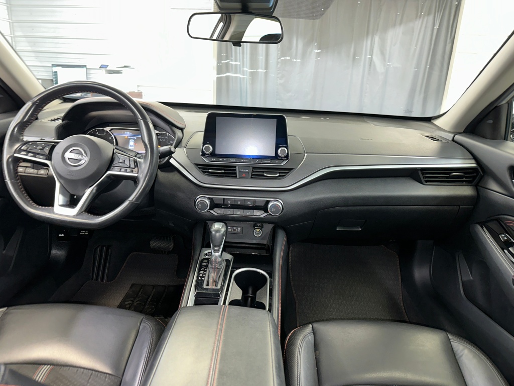 2023 Nissan Altima 2.5 SR Image 17 of 40
