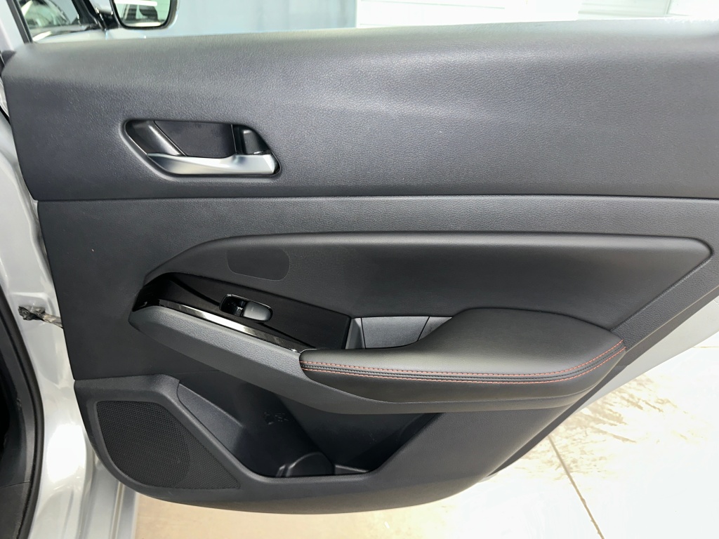 2023 Nissan Altima 2.5 SR Image 27 of 40