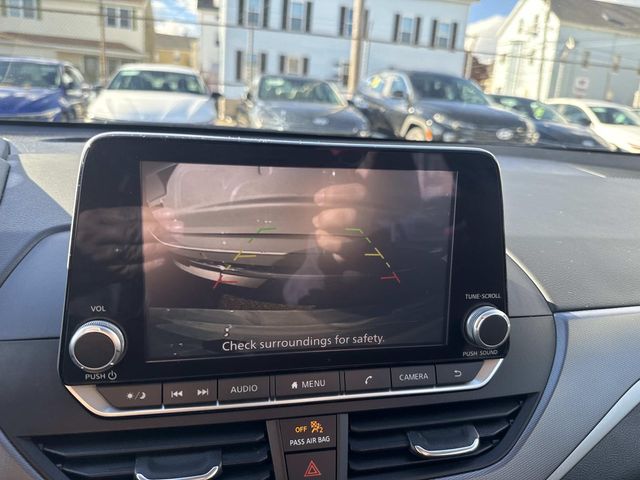 2023 Nissan Altima 2.5 SR Image 17 of 35