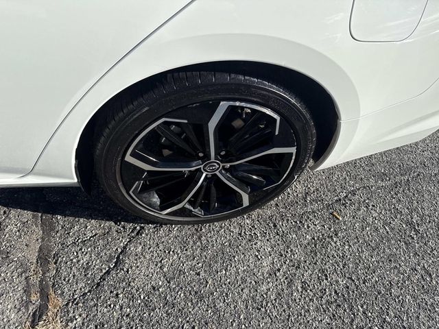 2023 Nissan Altima 2.5 SR Image 9 of 35