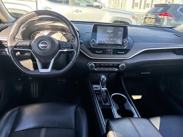 2023 Nissan Altima 2.5 SR Image 13 of 35