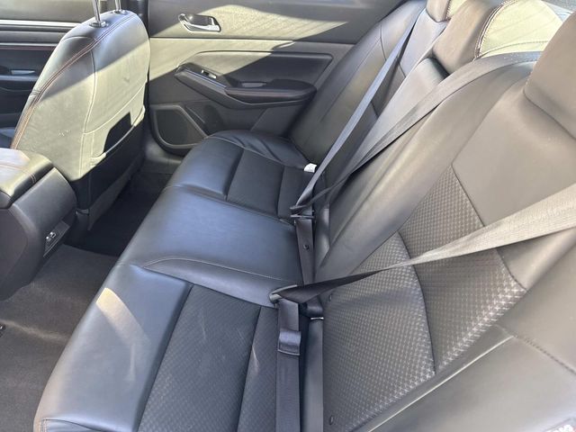 2023 Nissan Altima 2.5 SR Image 11 of 35