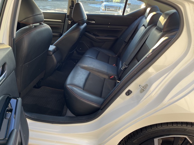 Vehicle image 7 of 10