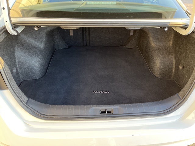 Vehicle image 6 of 10