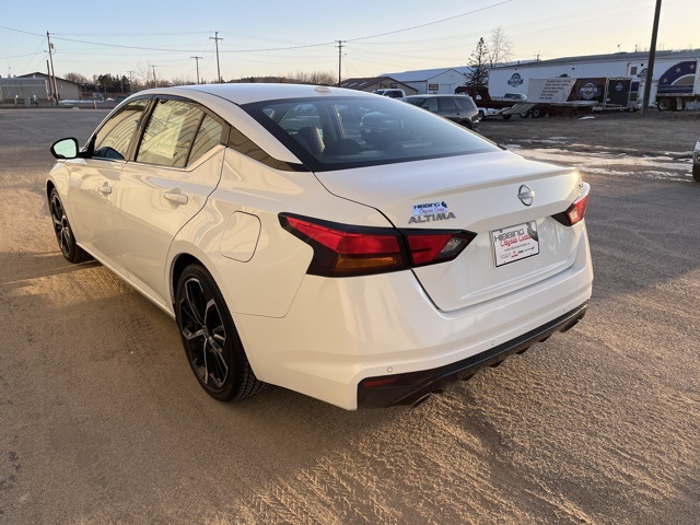 Vehicle image 5 of 10