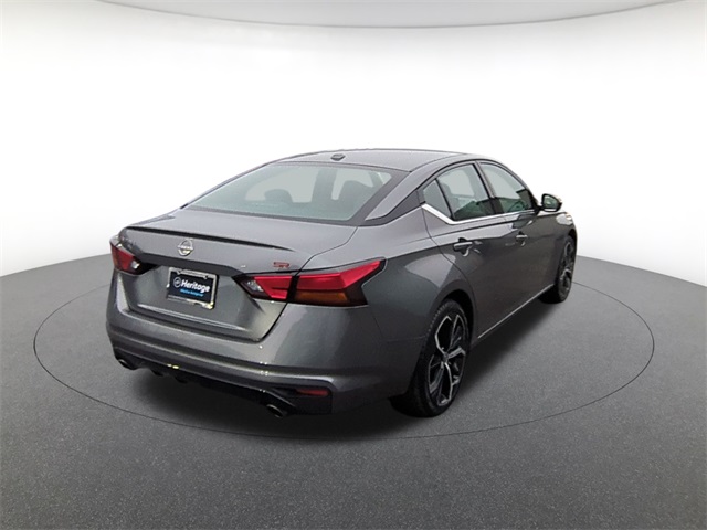 2023 Nissan Altima 2.5 SR Image 5 of 23