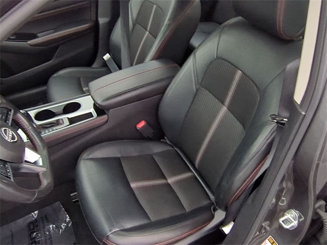2023 Nissan Altima 2.5 SR Image 12 of 23