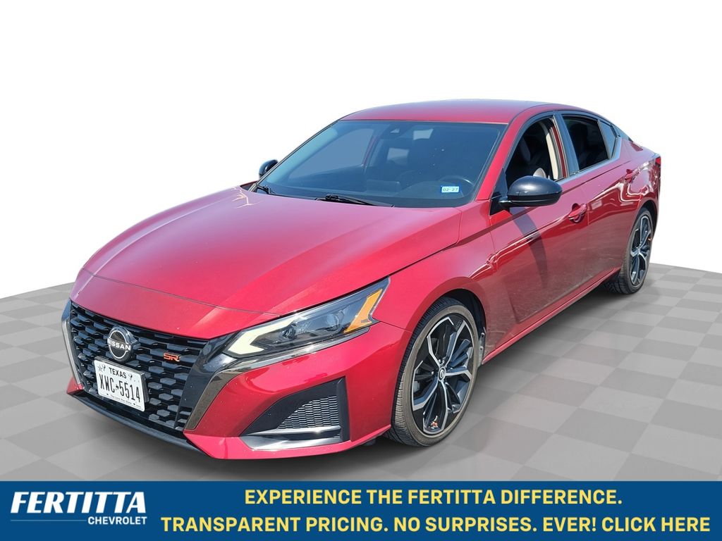 2023 Nissan Altima 2.5 SR Image 1 of 33