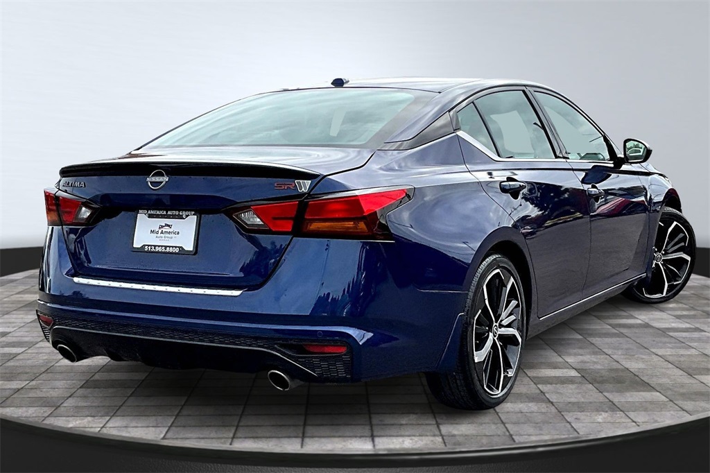 2023 Nissan Altima 2.5 SR Image 4 of 34