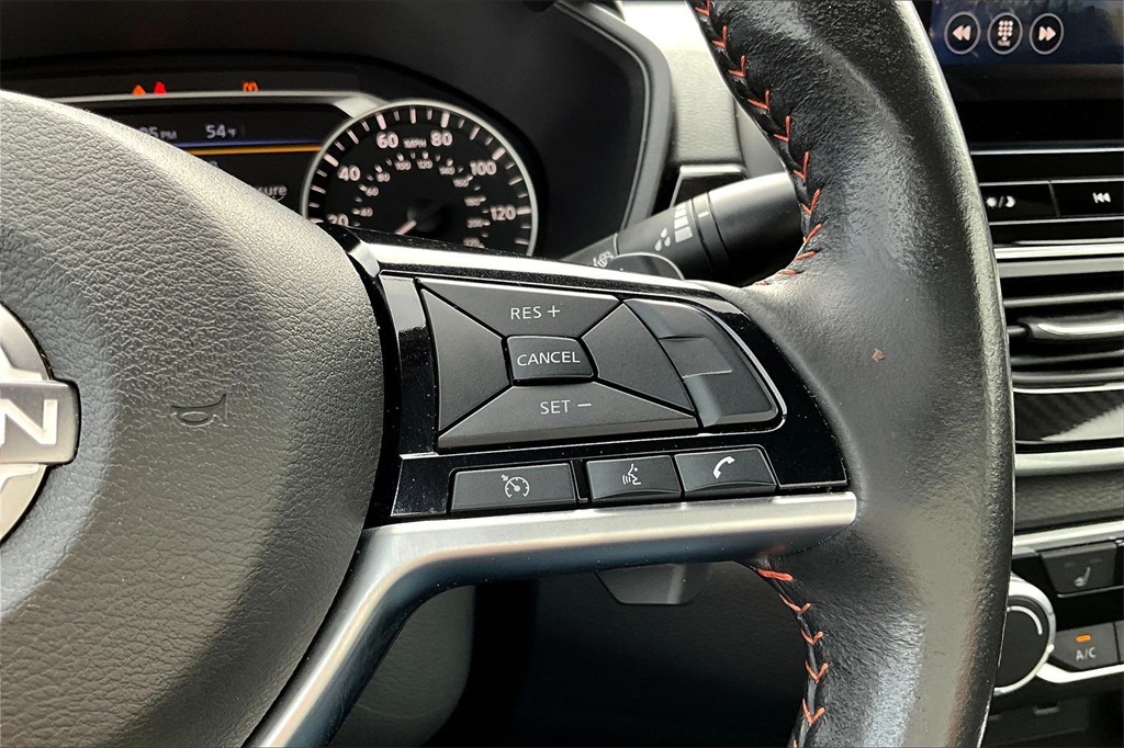 2023 Nissan Altima 2.5 SR Image 19 of 34