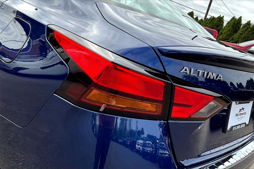 2023 Nissan Altima 2.5 SR Image 30 of 34