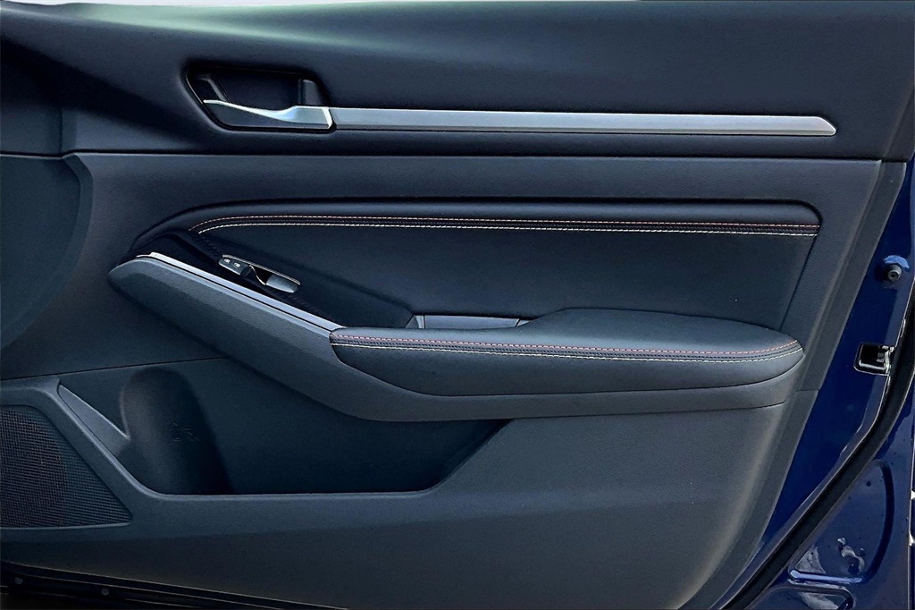 2023 Nissan Altima 2.5 SR Image 25 of 34