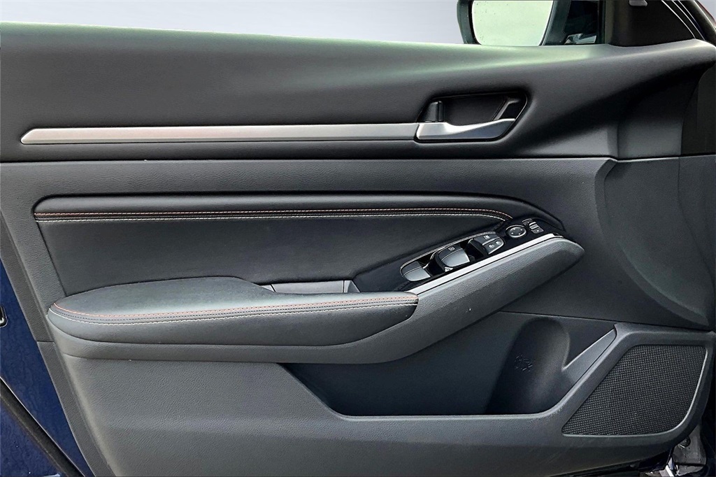 2023 Nissan Altima 2.5 SR Image 24 of 34