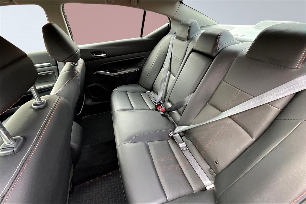 2023 Nissan Altima 2.5 SR Image 11 of 34