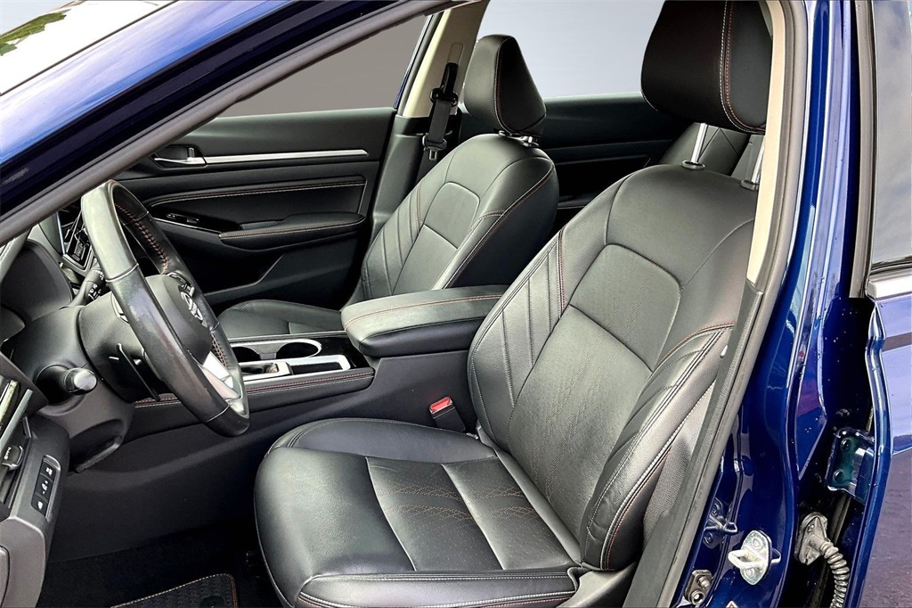 2023 Nissan Altima 2.5 SR Image 9 of 34