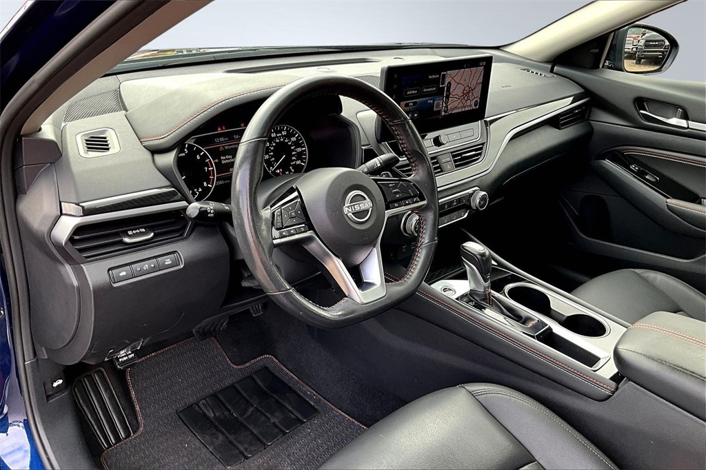 2023 Nissan Altima 2.5 SR Image 13 of 34