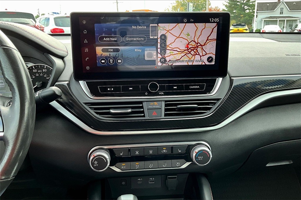 2023 Nissan Altima 2.5 SR Image 21 of 34