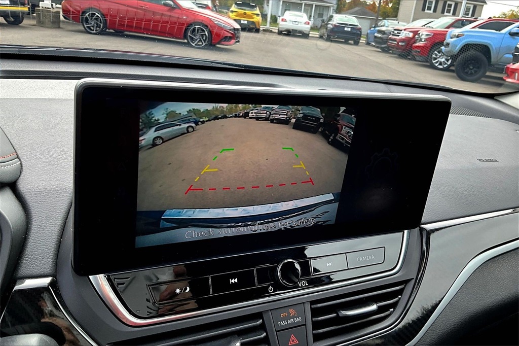 2023 Nissan Altima 2.5 SR Image 22 of 34