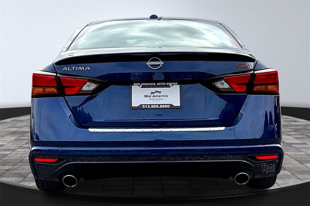 2023 Nissan Altima 2.5 SR Image 5 of 34