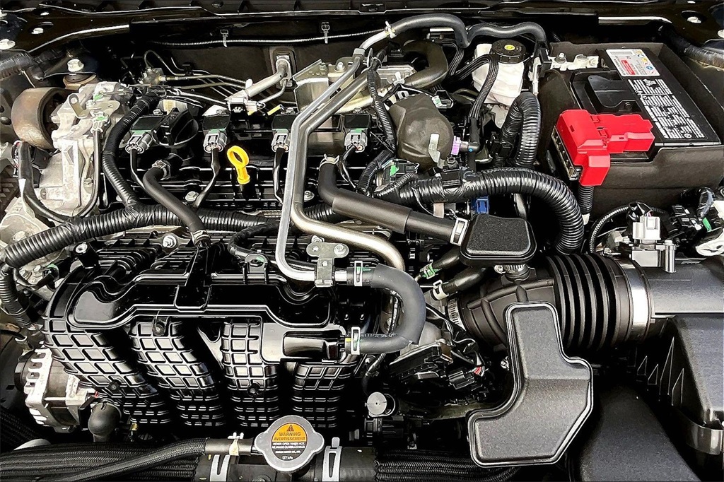 2023 Nissan Altima 2.5 SR Image 7 of 34