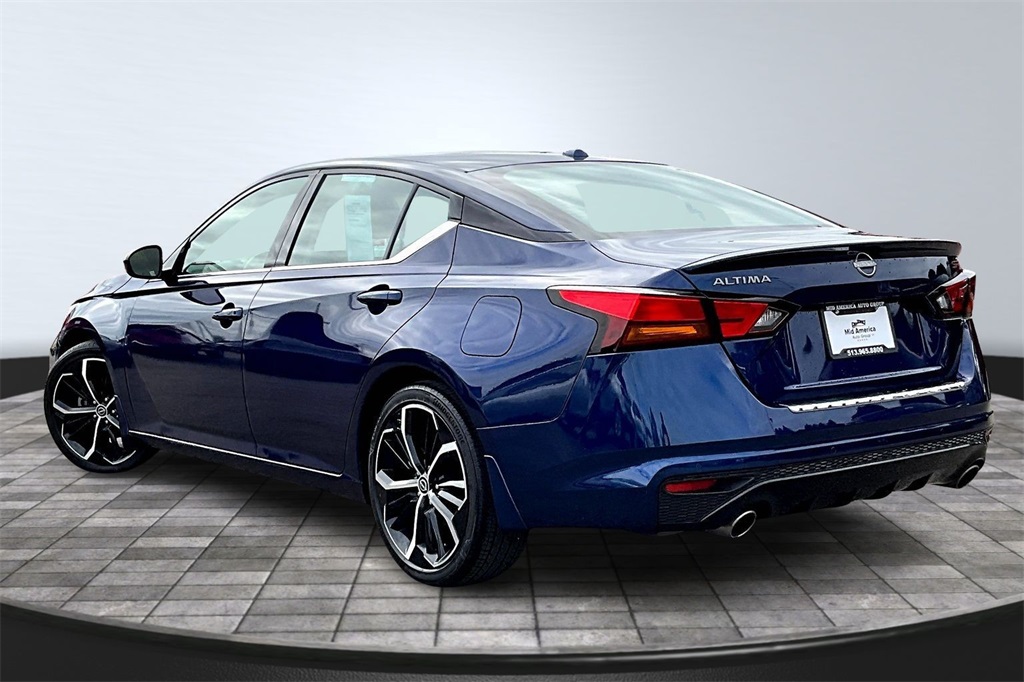 2023 Nissan Altima 2.5 SR Image 6 of 34