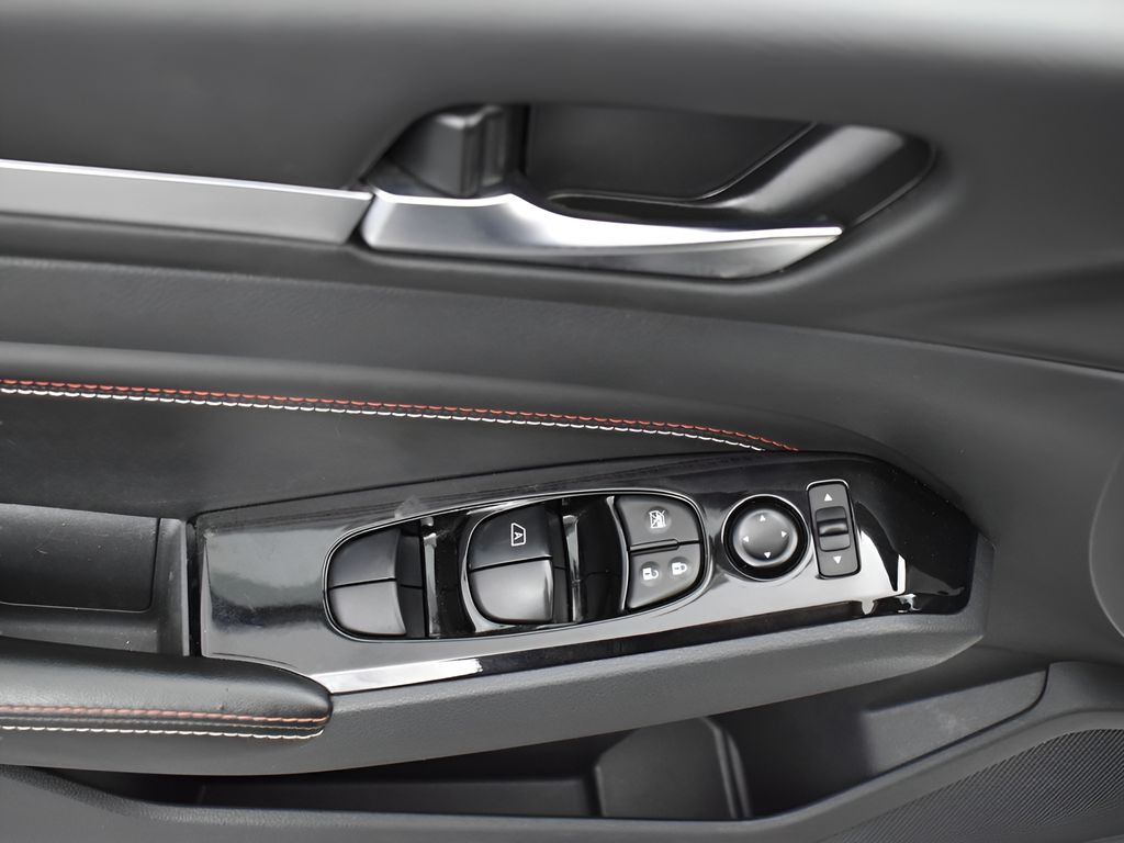 2023 Nissan Altima 2.5 SR Image 34 of 44