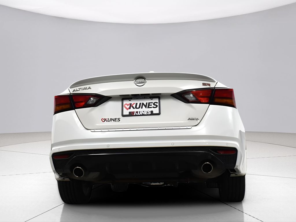 2023 Nissan Altima 2.5 SR Image 18 of 44