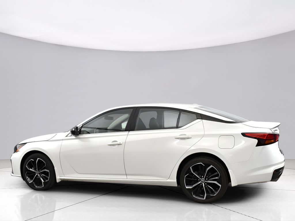 2023 Nissan Altima 2.5 SR Image 22 of 44