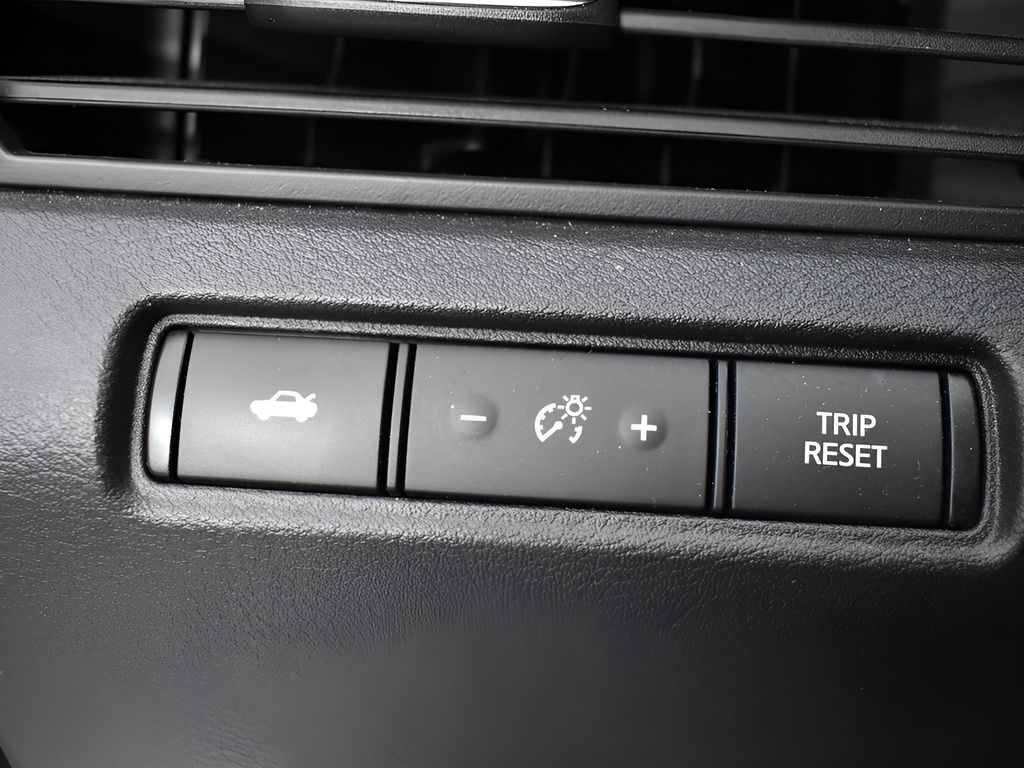 2023 Nissan Altima 2.5 SR Image 35 of 44