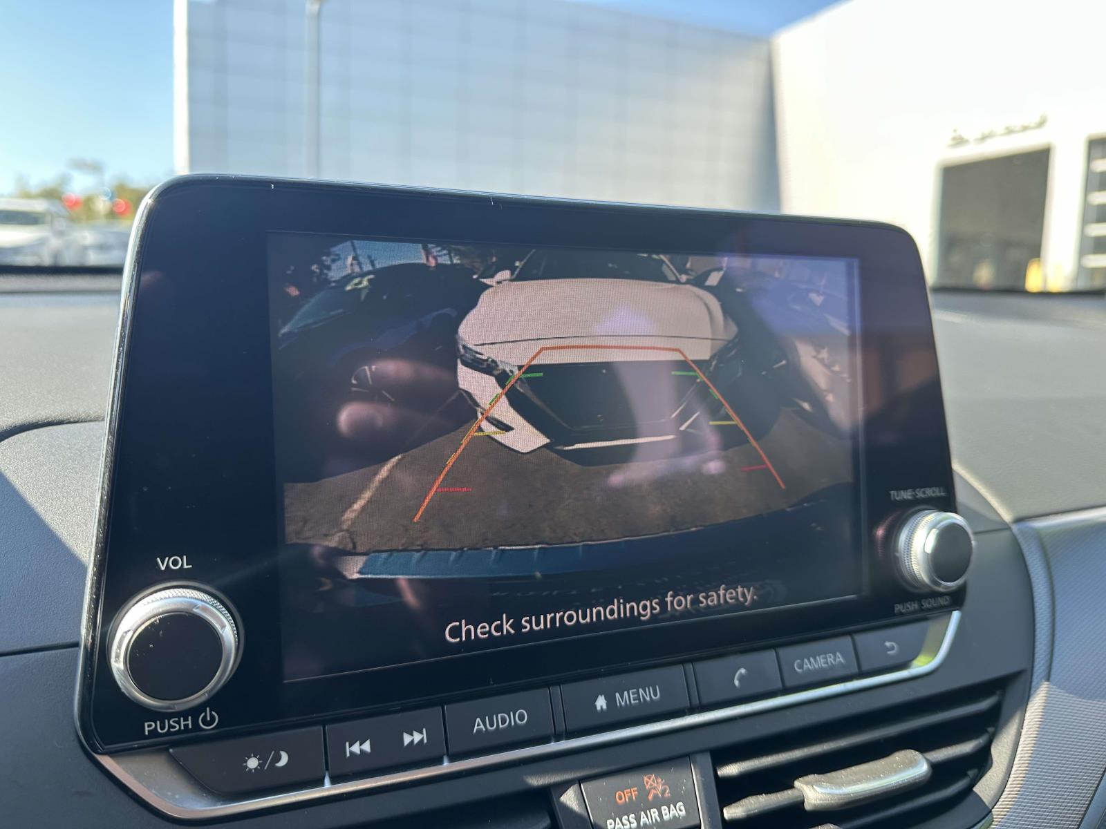 2023 Nissan Altima 2.5 SR Image 13 of 30