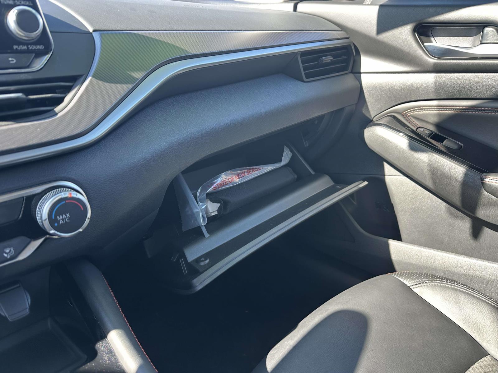 2023 Nissan Altima 2.5 SR Image 9 of 30