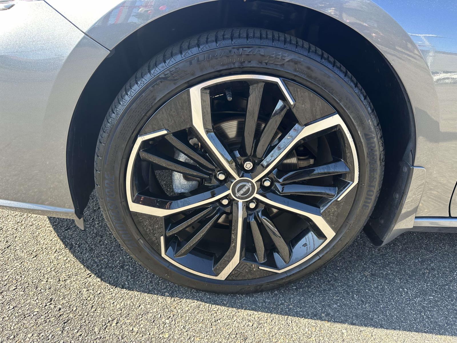 2023 Nissan Altima 2.5 SR Image 5 of 30