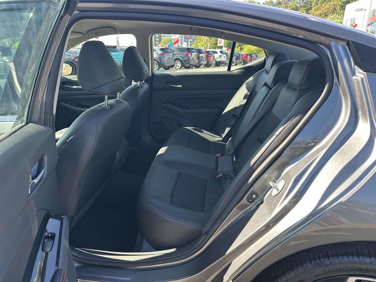 2023 Nissan Altima 2.5 SR Image 7 of 30